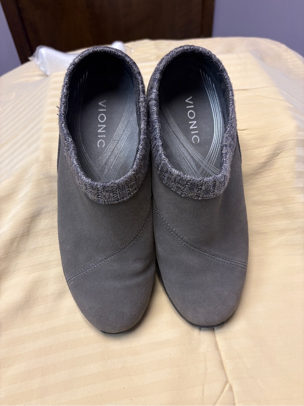 Vionic Arbor Women's Gray Slip-On Clog Mules